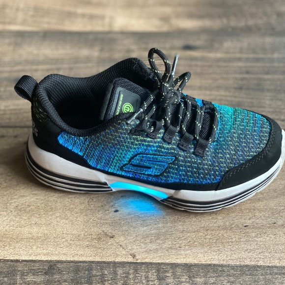 illuminators skechers